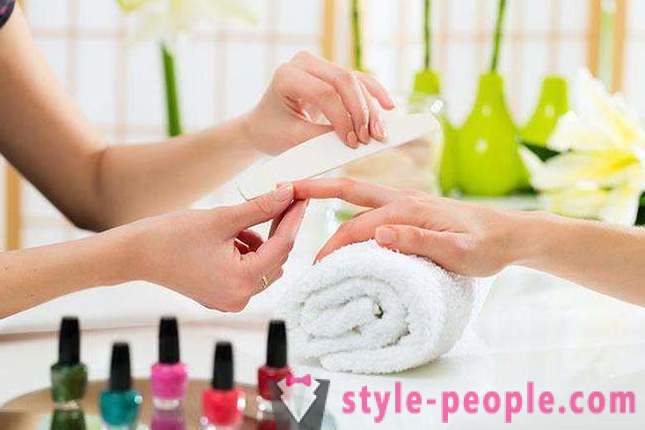 Perkakasan atau trim: manicure apa yang lebih baik? Ciri-ciri dan cadangan