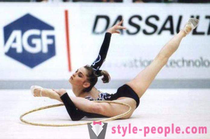 Julia Barsukov: mengulas School gimnastik berirama juara Olimpik