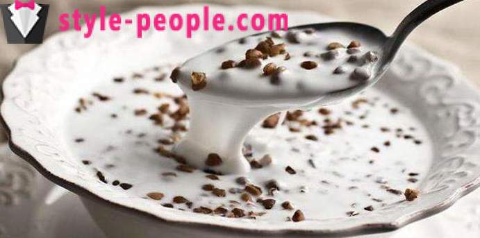 Buckwheat dengan yogurt pada waktu pagi semasa perut kosong: mengkaji keputusan. Diet untuk Berat Badan - soba dengan yogurt