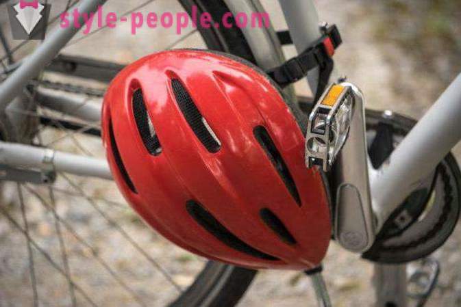 Topi keledar basikal: kajian model, terutamanya pilihan pengeluar dan