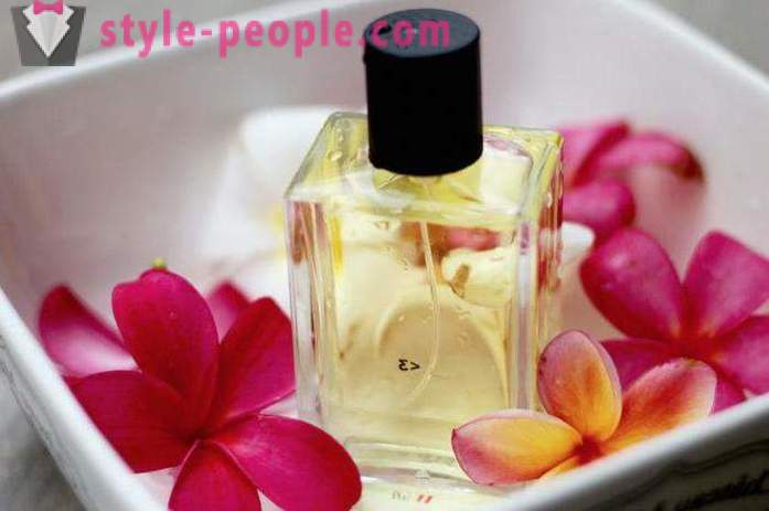 Perfume dengan pheromones: ulasan, mitos atau realiti, kerana perbuatan itu