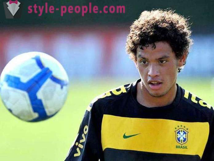 Carlos Eduardo Marques: kerjaya bola sepak Brazil