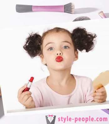 Kanak-kanak dan solek: ibu bapa sama ada untuk melarang anak anda menggunakan kosmetik