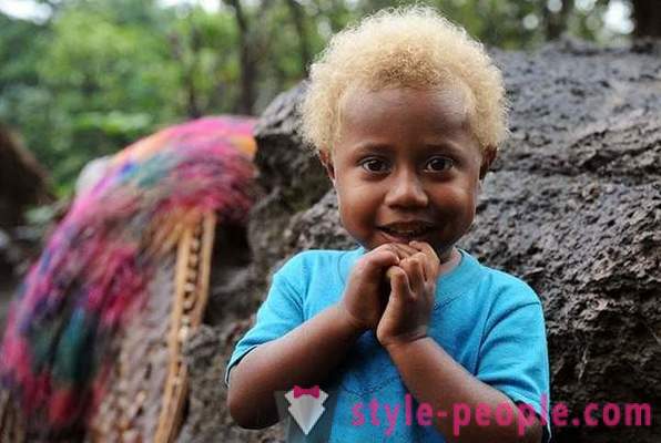 Kisah penduduk hitam Melanesia dengan rambut pirang