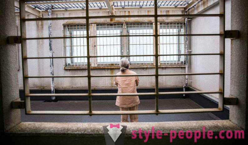 Orang yang lebih tua Jepun cenderung untuk penjara tempatan