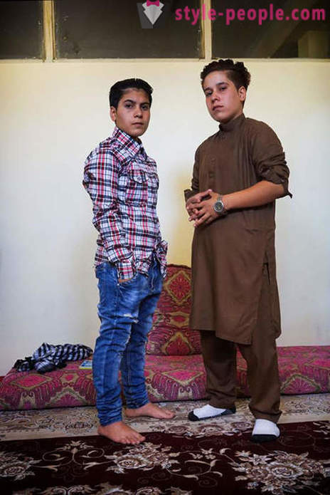 Mengapa dibesarkan sebagai kanak-kanak lelaki di Afghanistan, beberapa kanak-kanak perempuan
