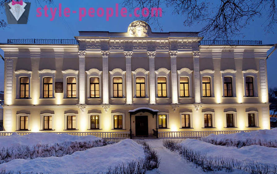 Kos pangsapuri di rumah-rumah besar Moscow tertua