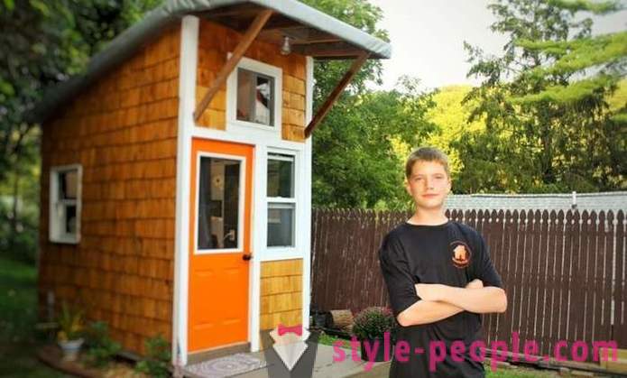 Budak lelaki berusia 13 tahun membina sendiri rumah