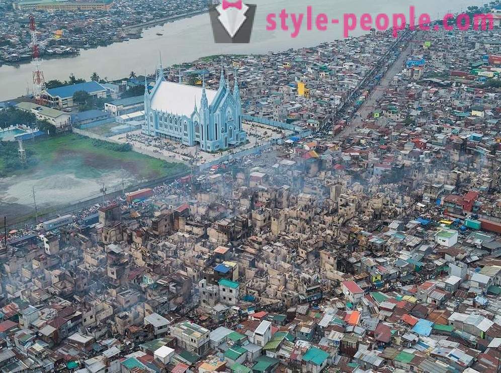 Kawasan miskin di Manila pemandangan luas
