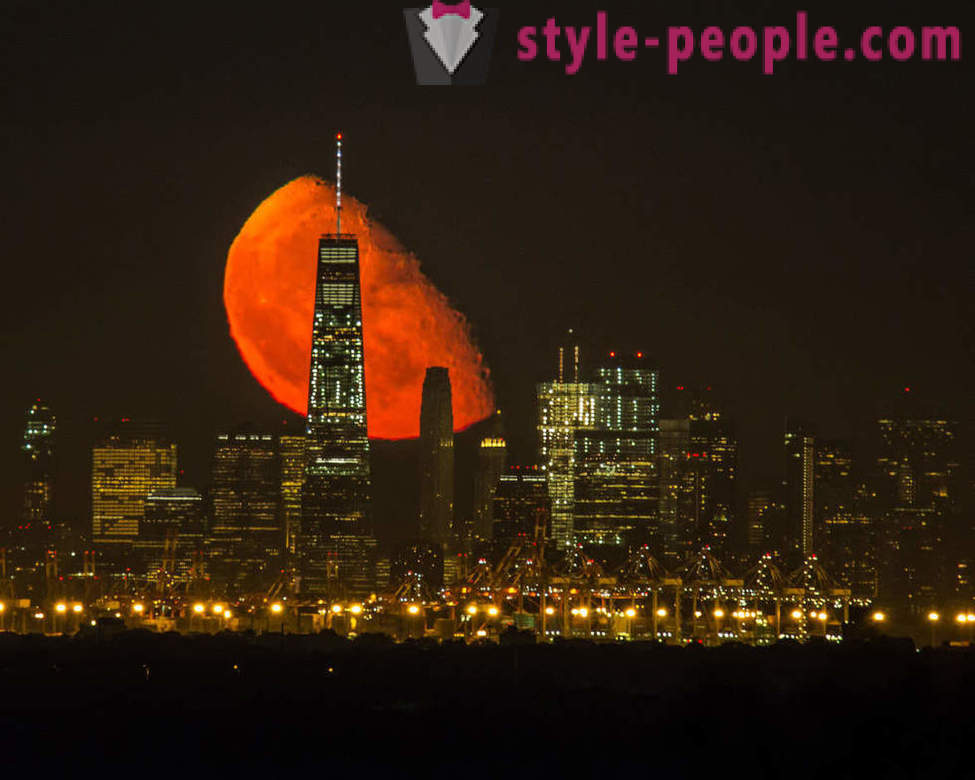 Bloody Moon lebih Manhattan