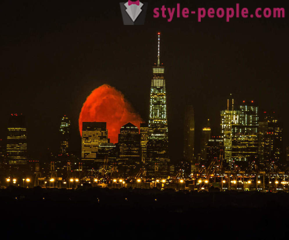 Bloody Moon lebih Manhattan