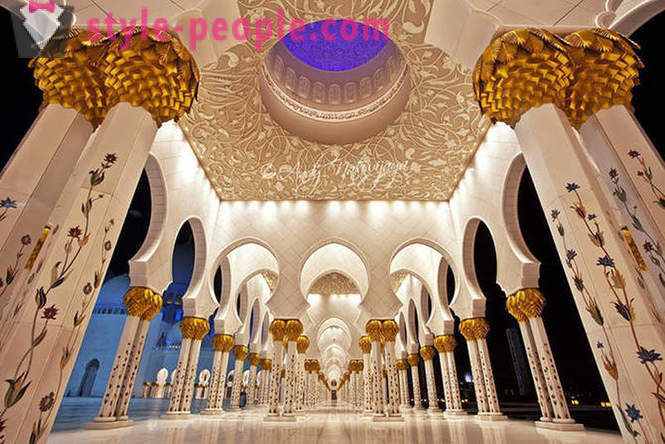Masjid Sheikh Zayed - pameran kekayaan utama terperi Emiriah Abu Dhabi