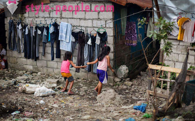 Hidup di kawasan miskin di Manila