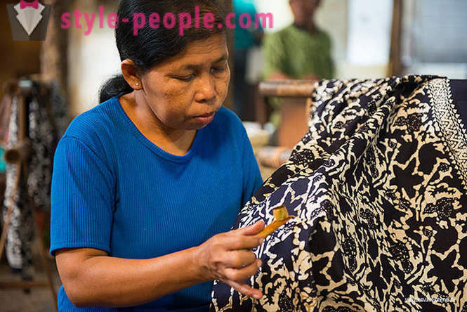 Bagaimana untuk membuat batik di Indonesia