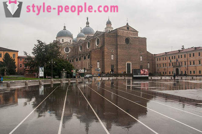 Berjalan melalui bandar Itali Padua