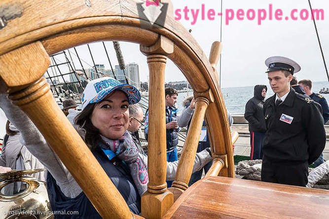 Lawatan ke Kruzenshtern legenda pelayaran kapal di Sochi