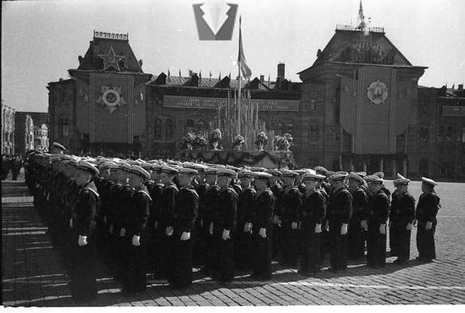 Perarakan di Red Square pada 1 Mei 1951