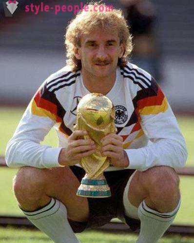 Rudi Voller - Pemain bola sepak Jerman dan jurulatih: biografi, pencapaian sukan