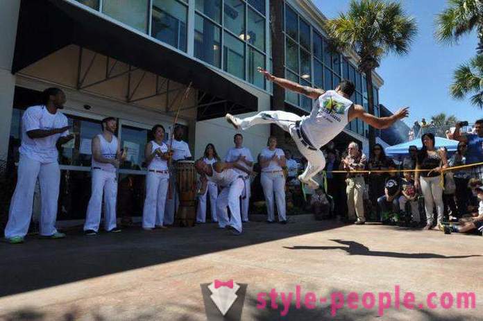 Capoeira - iaitu, seni mempertahankan diri atau tarian?