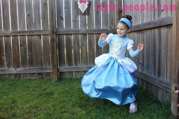 Bagaimana untuk membuat pakaian Cinderella dengan tangan mereka sendiri