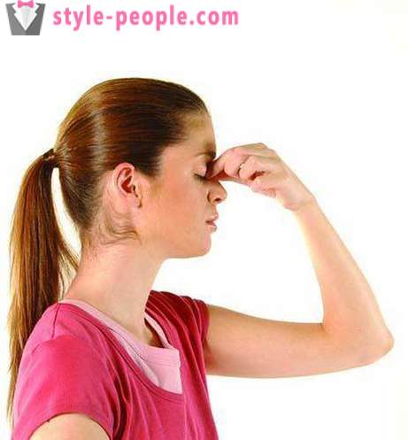 Bagaimana untuk mengurangkan hidung anda di rumah: senaman