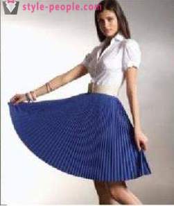Trend musim ini: skirt berlipat